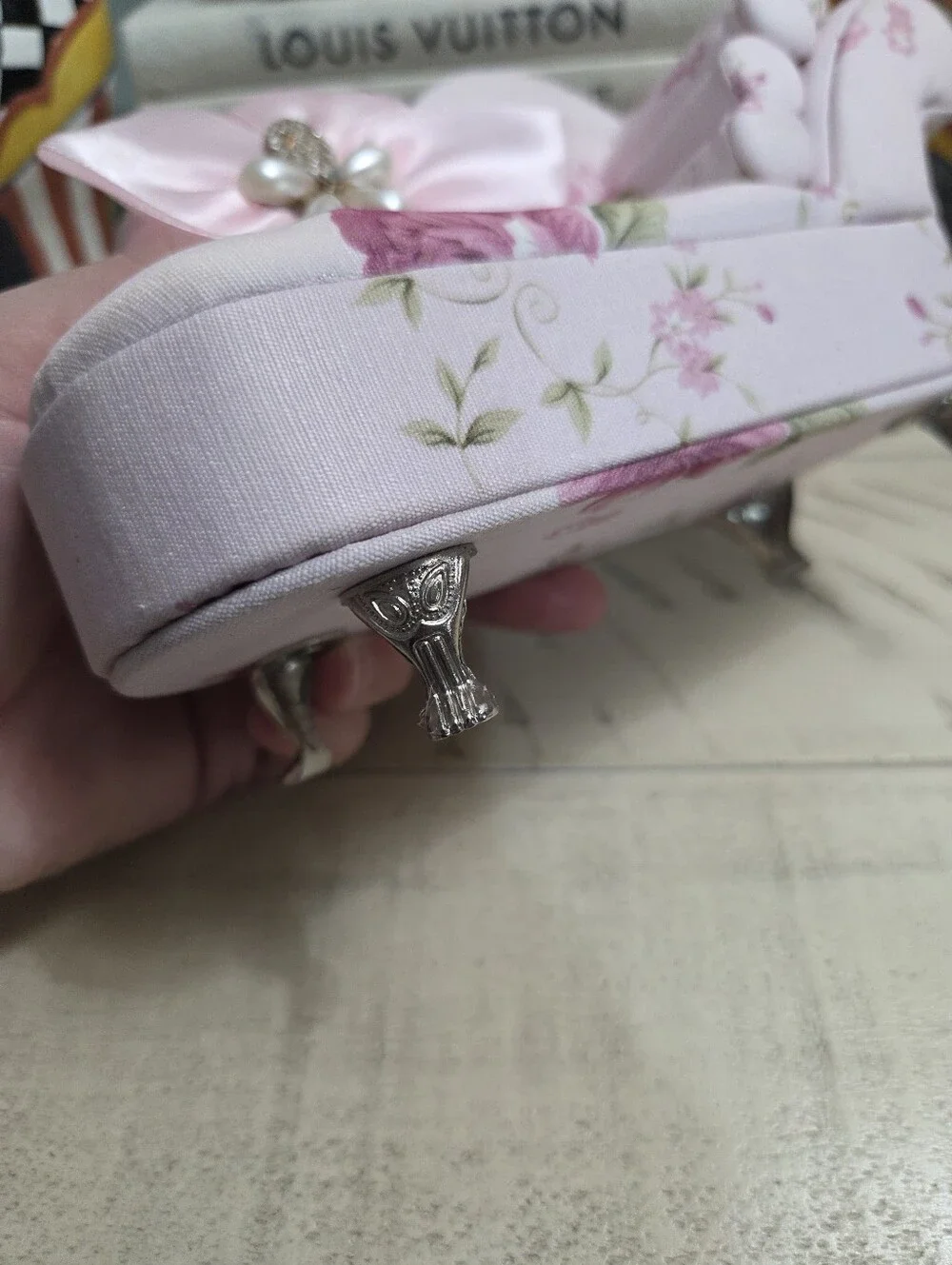 🌸 BNIB Floral Mini Chaise Lounge Sofa Jewelry Box Organizer 🌸